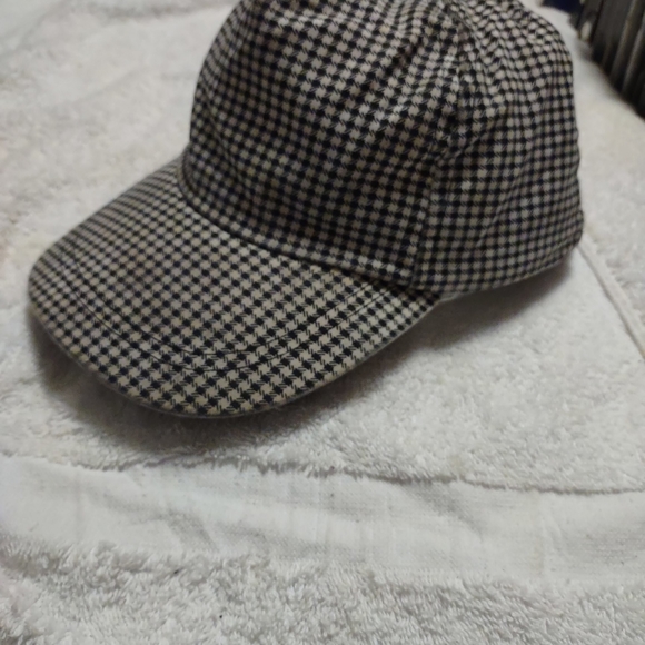 Two chef or cook used baseball caps - Picture 5 of 6